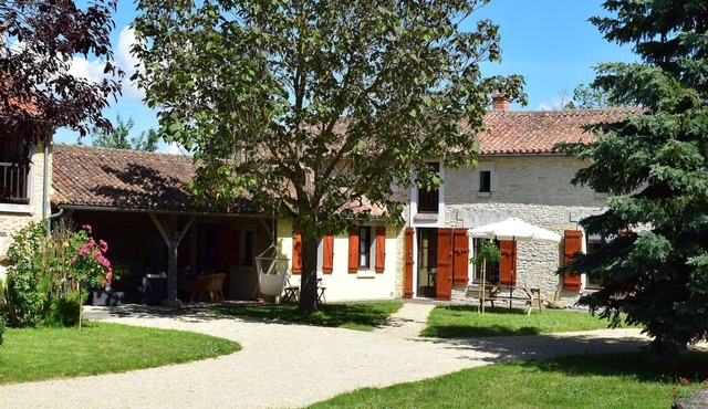 Countryside Family Haven for 8 with Pool