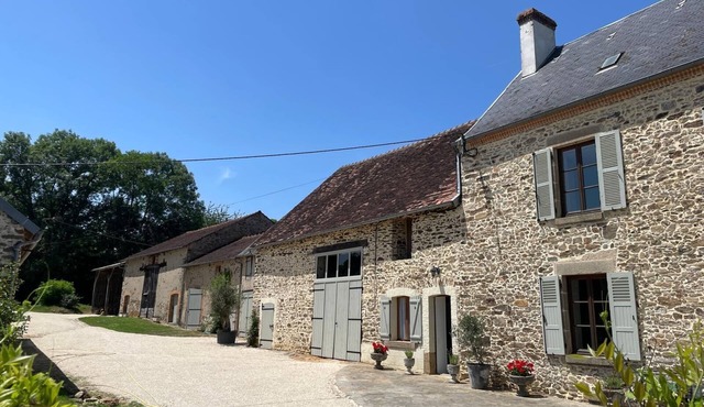 Countryside Gite with Pool, part of a larger estate. Dog friendly.