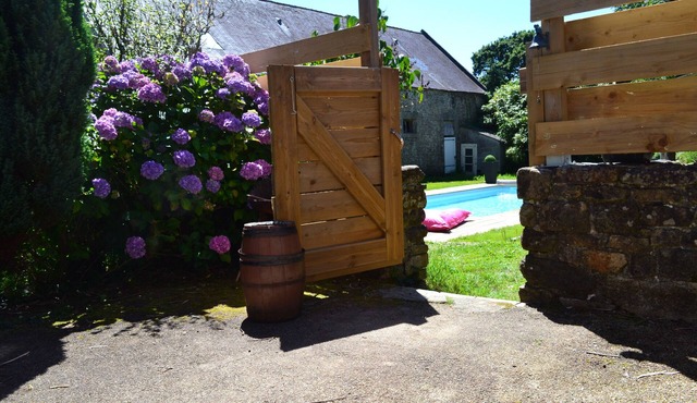 Countryside gite, near the sea, ideally situated for visiting Southern Finistère