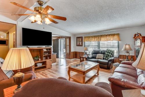 Countryside Haven with Spacious Yard in Tamassee!