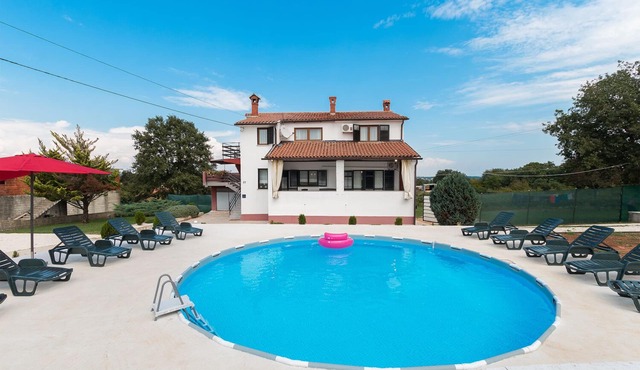 Countryside holiday apartment with 3 bedroom nestled in serene surroundings