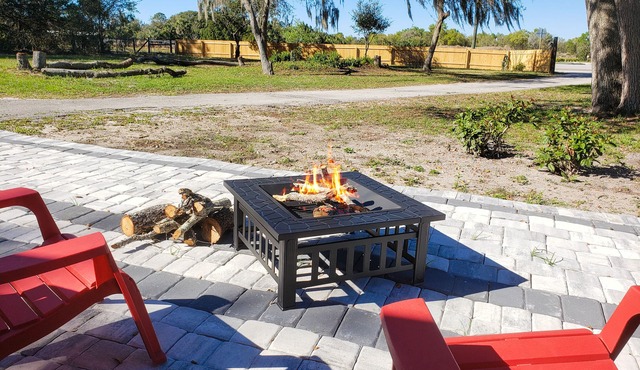 Countryside home on 1.05 protected acres with grill, firepit, AC & patio