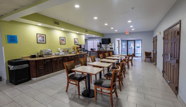 Countryside Inn & Suites
