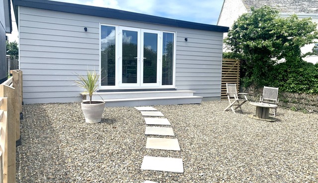 Countryside lodge 5 minutes from beach