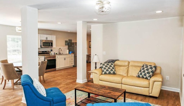 Countryside Lodge with Open Floorplan