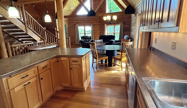 Countryside Log Home on Lake Villardn