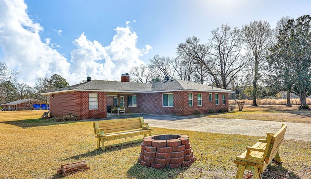 Countryside Marion Retreat Near Fishing & Trails!