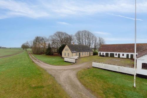 Countryside Property With Great Fishing Options