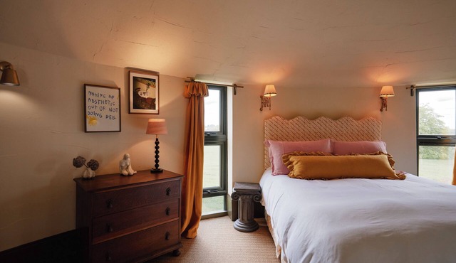 Countryside Retreat - The Grain Store