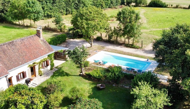 Countryside Retreat with Pool in Châteaudun's Historic Charm