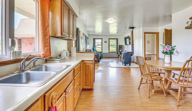 Countryside Retreat in Middlefield ~ 7 Mi to Town!
