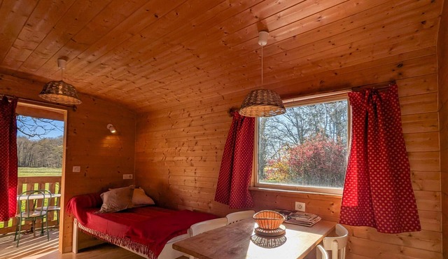 Countryside Retreat with Shared Pool in Mouhers