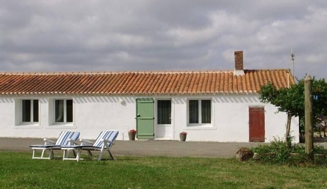 Countryside Retreat with Private Pond and Terrace