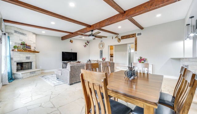 Countryside Texas Home w/Fire Pit!