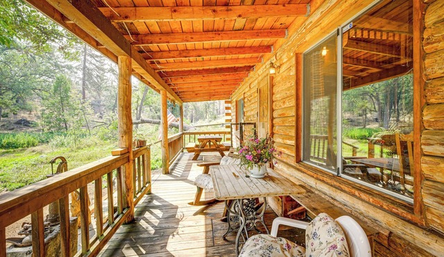 Countryside Views: Family-friendly Badger Cabin