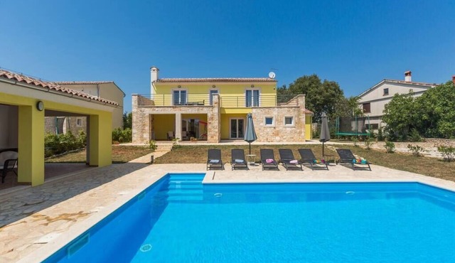 Countryside Villa - Violetta with pool and garden