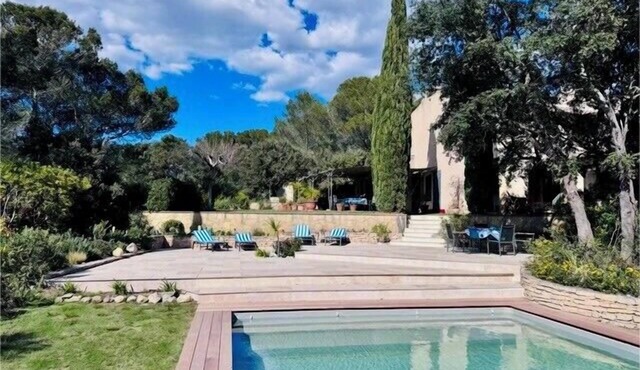 Countryside villa with swimming pool