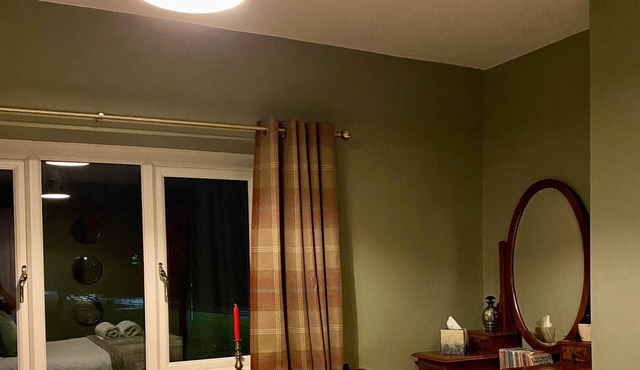 Countryside Village 2 Bedroom 18th Century Cottage, Log Burner, Village Pub