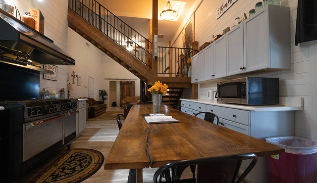 County Retreat in the woods , overlooking beautiful woods and stream n