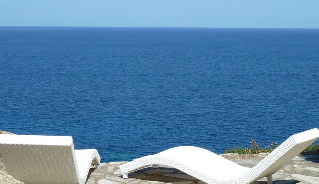 COUP DE ♥ VILLA CALVI Superb sea view and access to the sea
