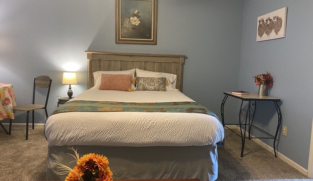 Couple’s cute cottage retreat (Cabin #1)