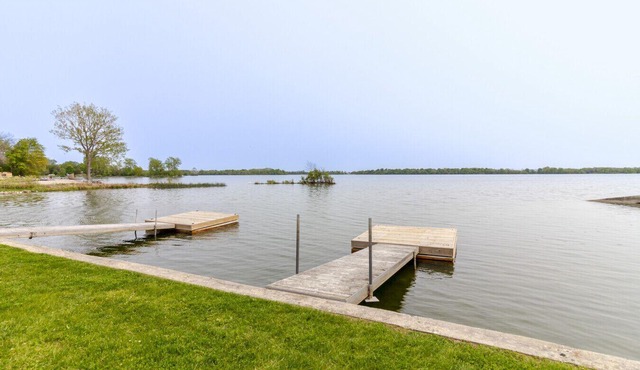 Couple`s Romantic PEC Getaway