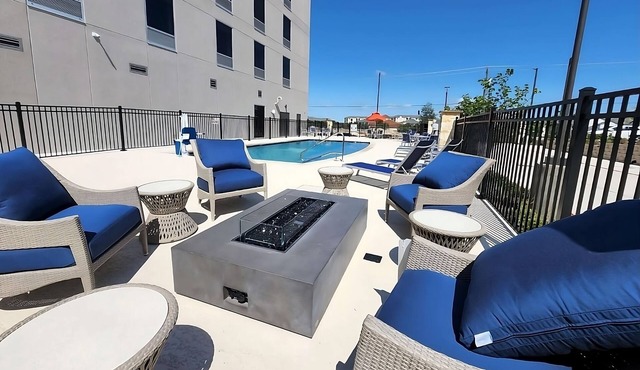 Couple Stay Just Minutes from Town | Outdoor Pool + Free Breakfast