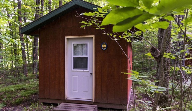 Couples Cabin Close to Wolf River for a Peaceful Escape near White Lake, Wisconsin