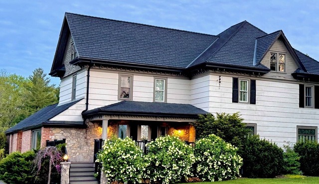 Couples Countryside Retreat with hot tub and nearby wineries