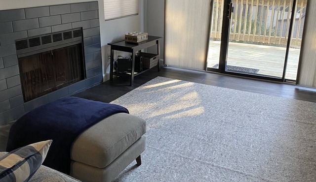 Couples Cozy retreat, quiet and 10 minute walk to the beach -REMODELED NOV 2023