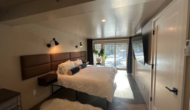 Couple’s Escape | Hot Tub | Riverfront