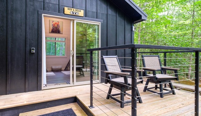 Couples Glamping Cabin - Bed & Bear