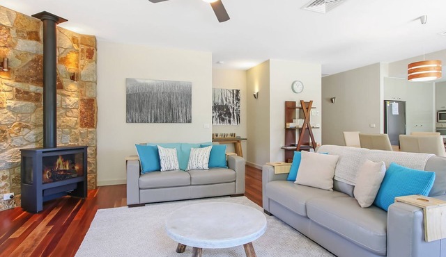 Couples on the Park - Great location!