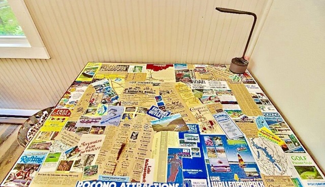 Couples Paradise a Historic 1944 Pocono Cabin on 2 acres Close to Skiing/Tubing