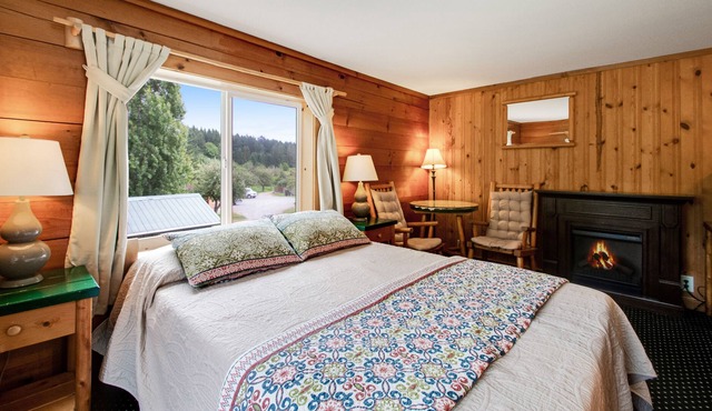 Couples retreat close to the marina & park