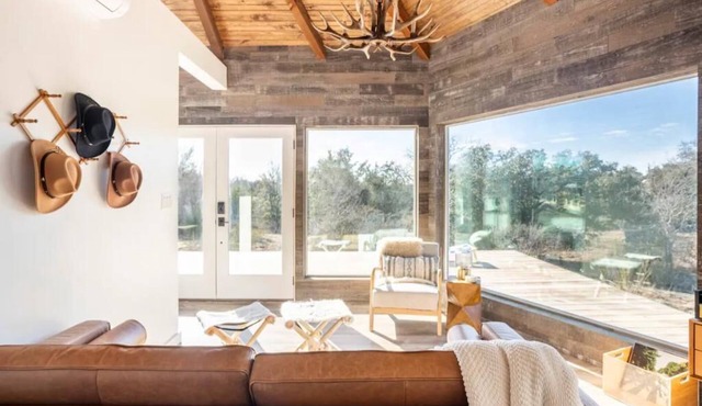 Couples Retreat, Private Hot Tub, Stars & Outdoor Shower