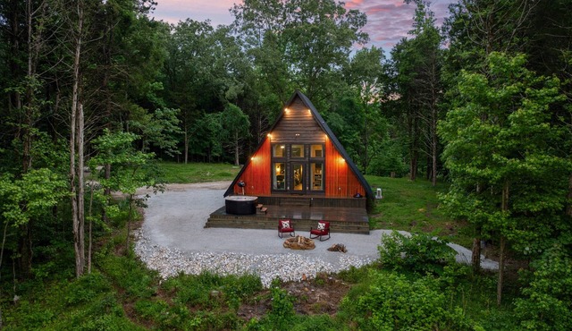 Couples Retreat with Hot Tub & View!