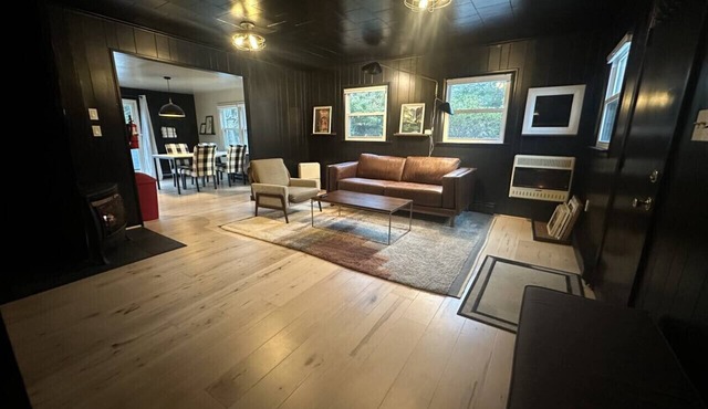 Couples Romantic Escape Hot Tub Fireplace