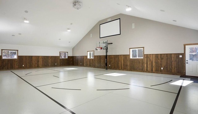 Courtside Cabin-Indoor Sports|Theatre|Hot Tub|