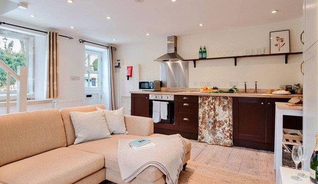 Courtside Cottage by Interhome