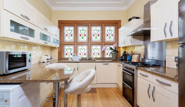 Courtside Dreams, by Veeve