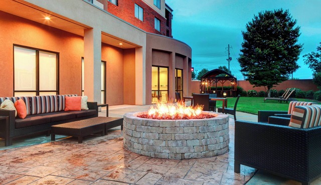 Courtyard by Marriott Anniston Oxford