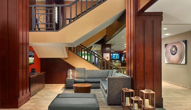 Courtyard by Marriott Arlington Crystal City/Reagan National