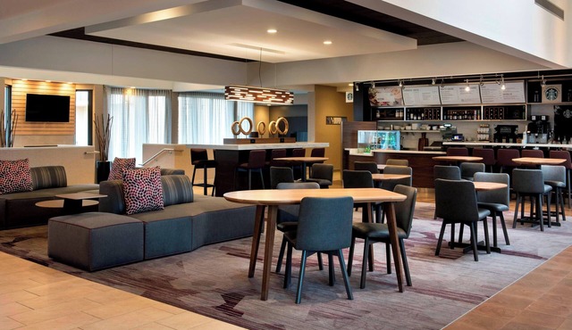Courtyard by Marriott Chicago Naperville
