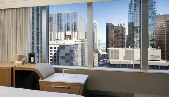 Courtyard by Marriott Chicago Magnificent Mile