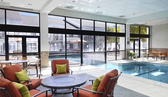 Courtyard by Marriott Dallas Arlington/Entertainment Dist