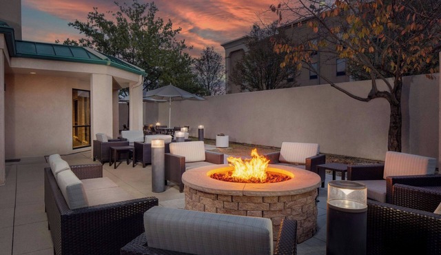 Courtyard by Marriott Dayton North