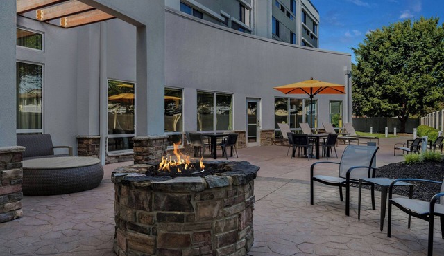 Courtyard by Marriott Evansville East