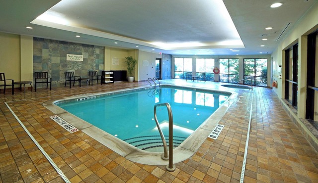 Courtyard by Marriott Hamilton