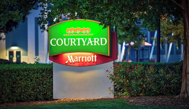 Courtyard by Marriott Hampton